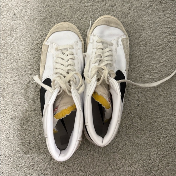 Unisex Nike Blazer Shoes - Picture 2 of 4